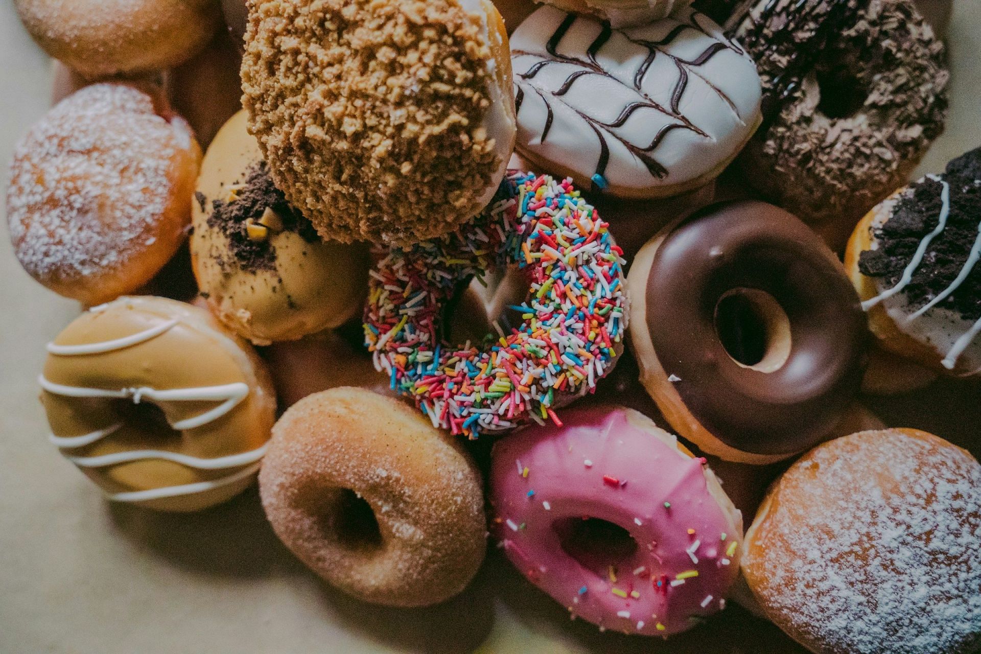 How to quit sugar (Image via Unsplash/Rod Long)